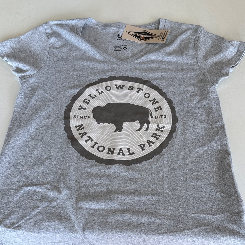 Yellowstone National Park Gray Graphic Tee